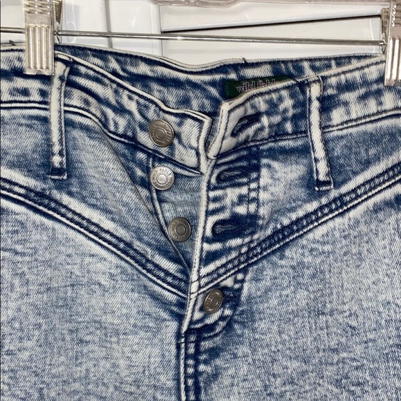 White Washed Jeans - Picture 2 of 4